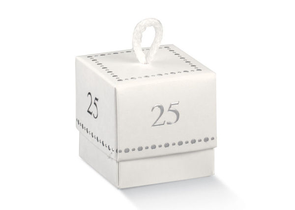 Immagine di Scatolino in Cartoncino Fleur 5x5 cm altezza 5 cm con Stampa 25 in argento con cordoncino 10 pezzi