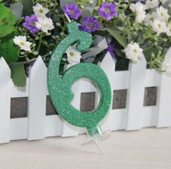 Immagine di Candelina Glitterata Numero 6 Verde 10,8 cm