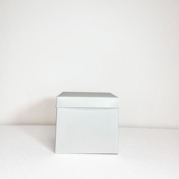 Scatola bianca elegante per bomboniere 14x14x12 cm