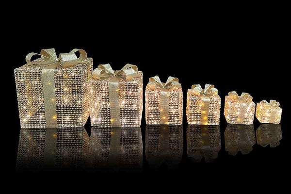 Immagine di Pacco Natalizio Oro con Led 15x15x17 cm