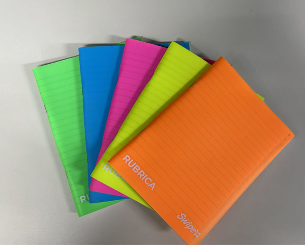 Rubrica Swipe A5 30 fogli – colori fluo assortiti con copertina rigida