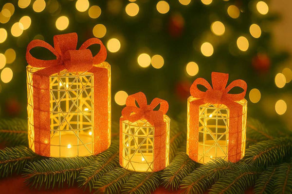 Pacco Regalo Tondo Oro con luci LED bianco caldo disponibile in versioni da 30, 40 e 50 luci a batterie