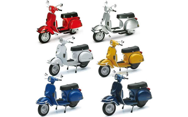 Modello Piaggio Vespa P200E scala 1:12 in diversi colori