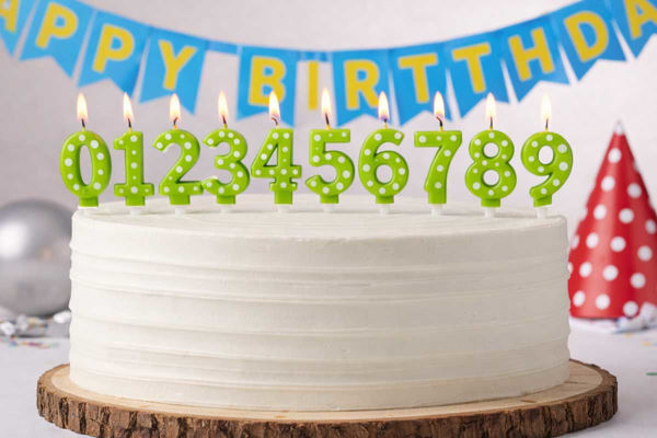 Candeline a pois verde mela a forma di numero 0–9 e punto interrogativo per torte