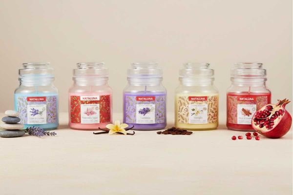 Candela profumata 120 grammi decorativa disponibile in varie fragranze