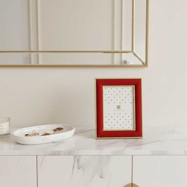 Cornice foto 13x18 cm in velluto rosso elegante con misura esterna 19x2xH.24 cm