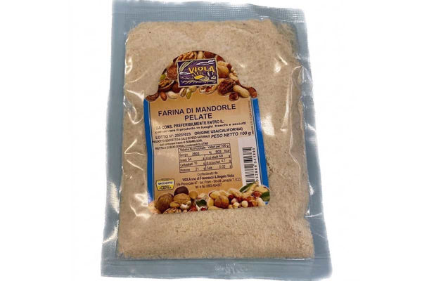 farina di mandorle pelate per dolci