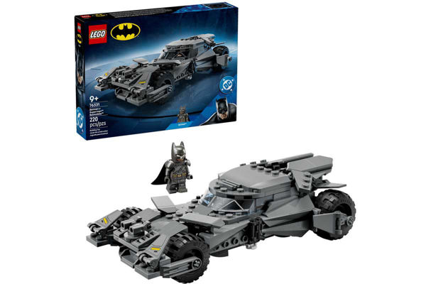 LEGO Batmobile Batman v Superman Set 76331